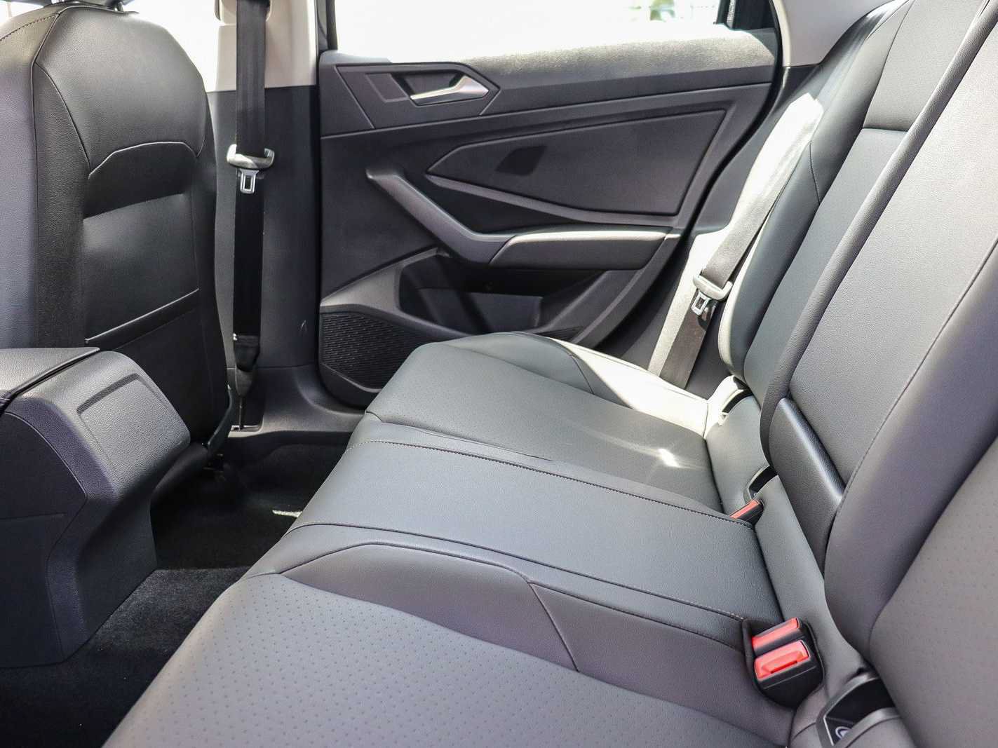 Used 2019 Volkswagen Jetta SE FWD image 19
