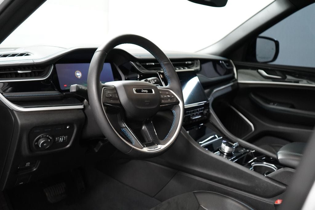 Used 2022 Jeep Grand Cherokee Trailhawk AWD/4WD image 14