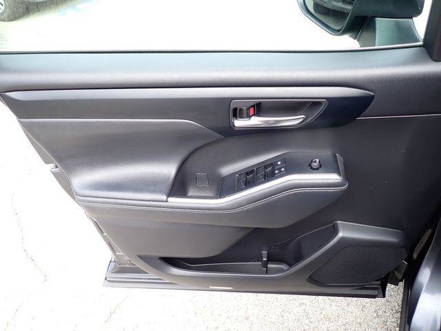 Certified 2021 Toyota Highlander XLE image 21