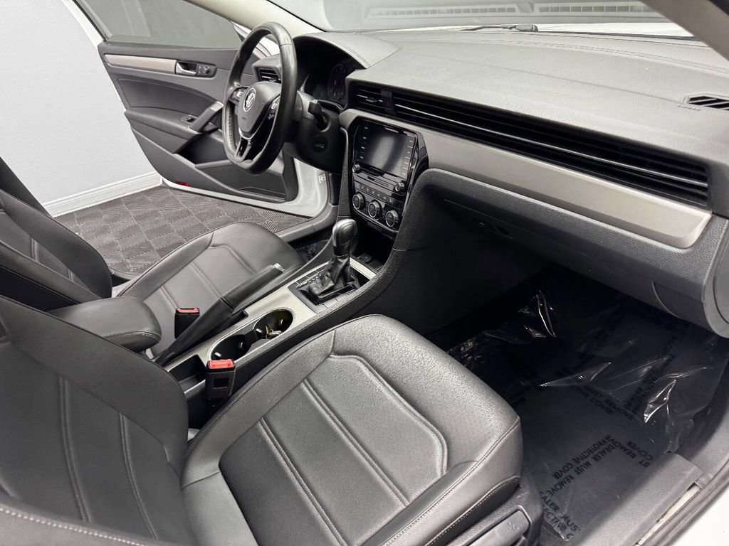 Used 2021 Volkswagen Passat 2.0T SE image 52