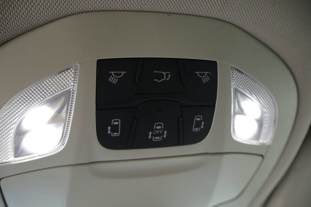 Certified 2023 Chrysler Pacifica Touring-L FWD image 39