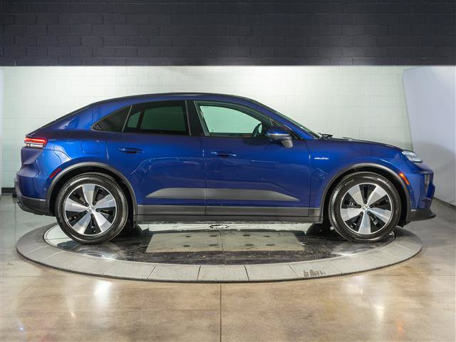 Used 2026 Porsche Macan Electric RWD image 8