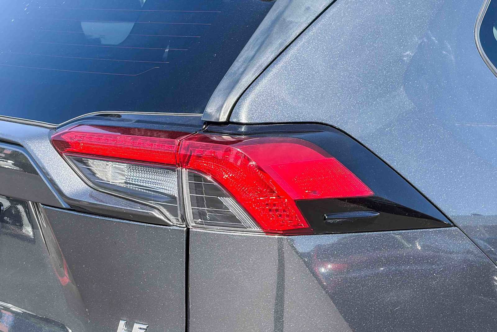 Used 2019 Toyota RAV4 LE image 8