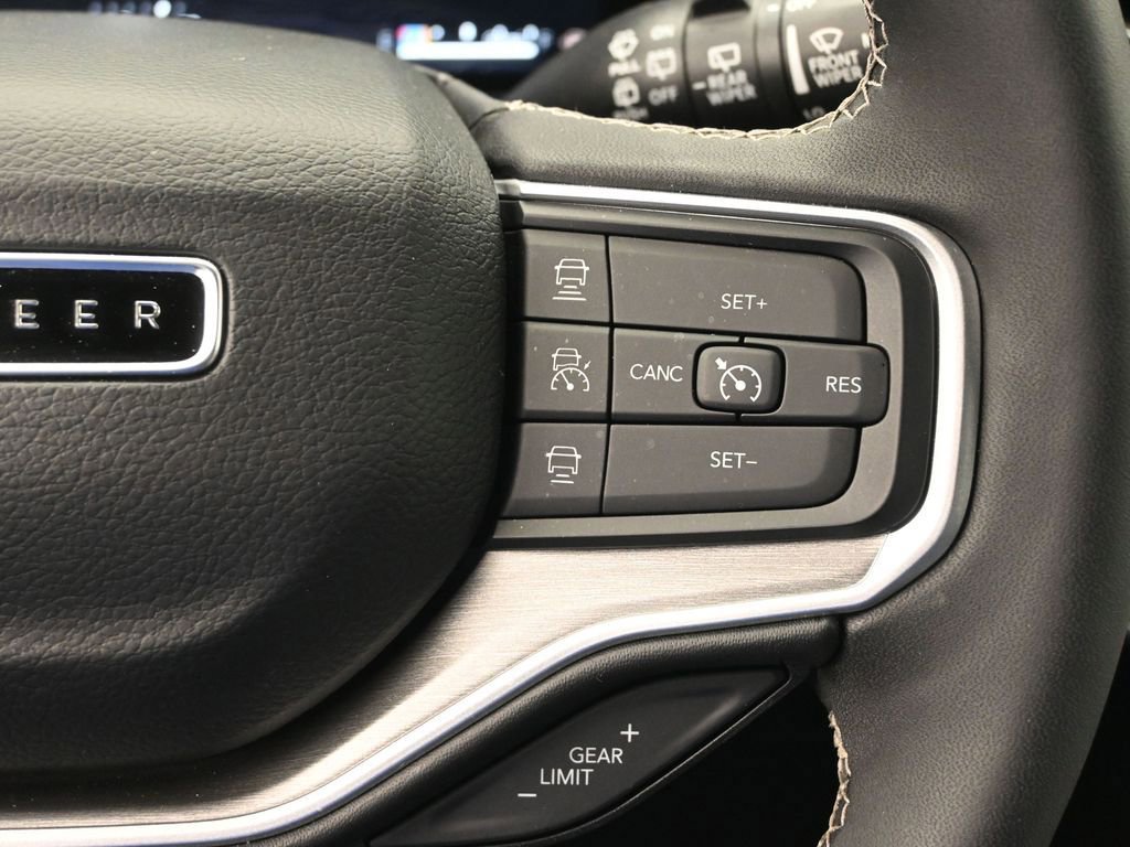 Used 2025 Jeep Wagoneer Series II image 14