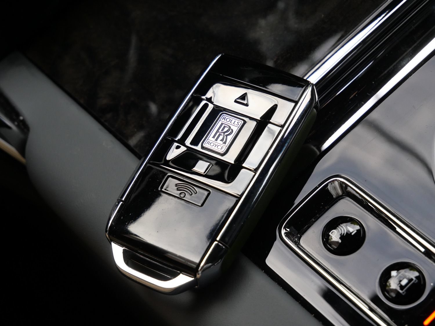 Used 2024 Rolls-Royce Cullinan w/ Cullinan Package AWD/4WD image 35