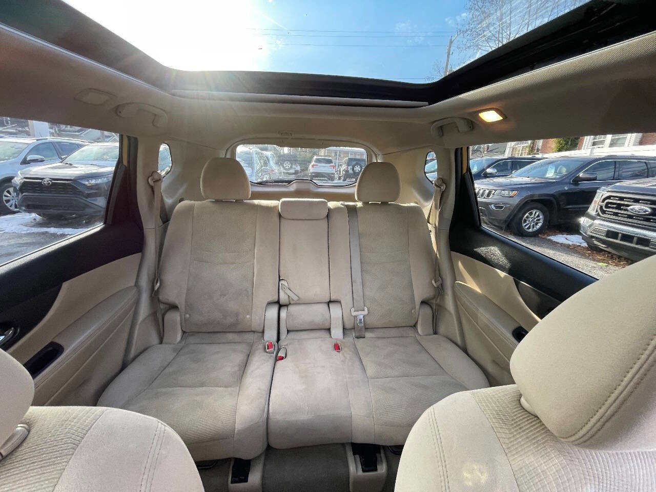 Used 2015 Nissan Rogue SV w/ SV Moonroof Package image 24