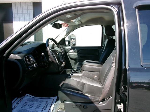 Used 2014 Chevrolet Silverado 2500 LTZ w/ Suspension Package, Off-Road AWD/4WD image 15
