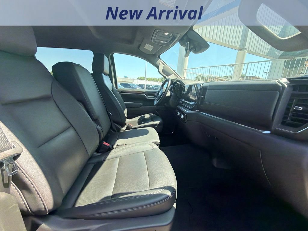 Used 2025 GMC Sierra 1500 SLT AWD/4WD image 3