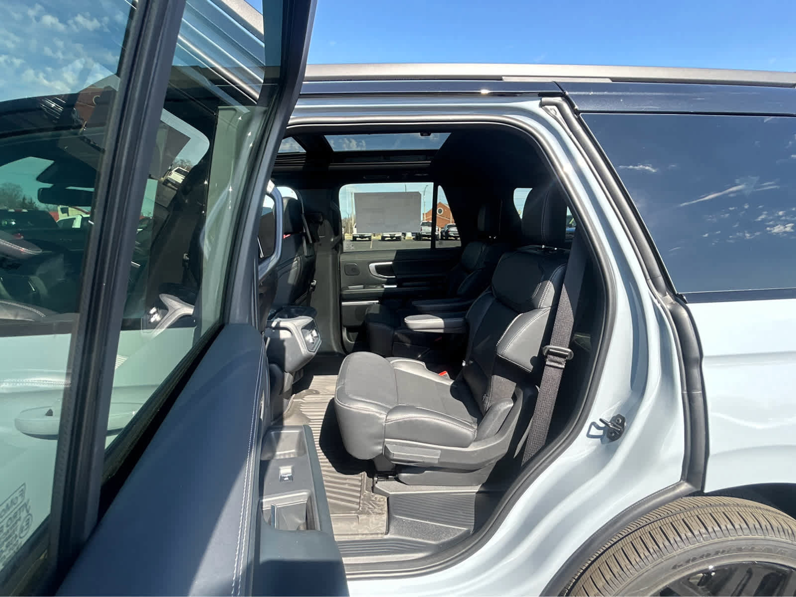 New 2026 Ford Expedition Platinum w/ Stealth Performance Package image 14