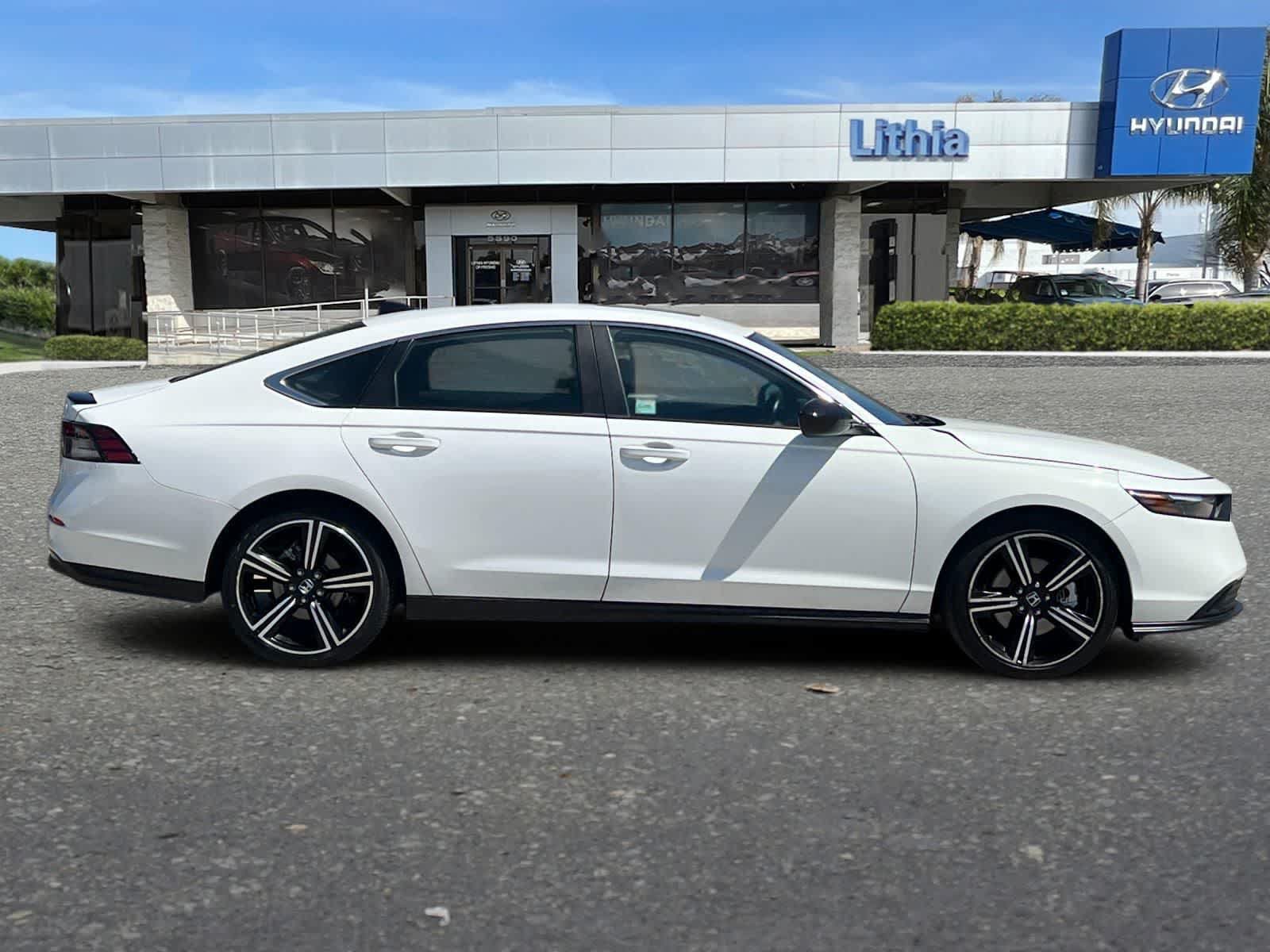 Used 2025 Honda Accord Sport image 9