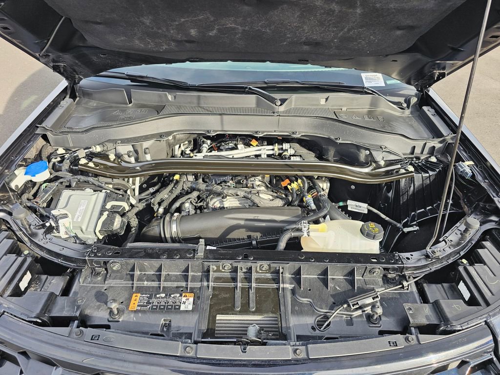 Certified 2025 Ford Explorer ST-Line image 9