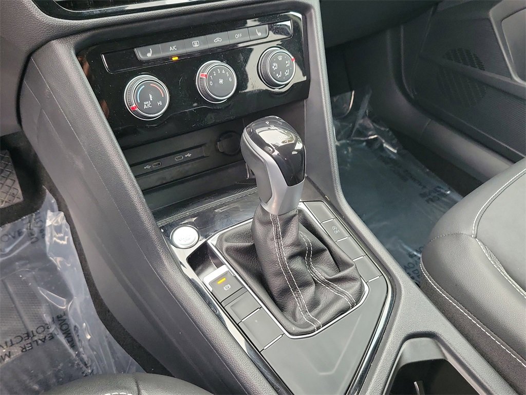 Used 2023 Volkswagen Taos SE w/ Black Wheel Package image 22