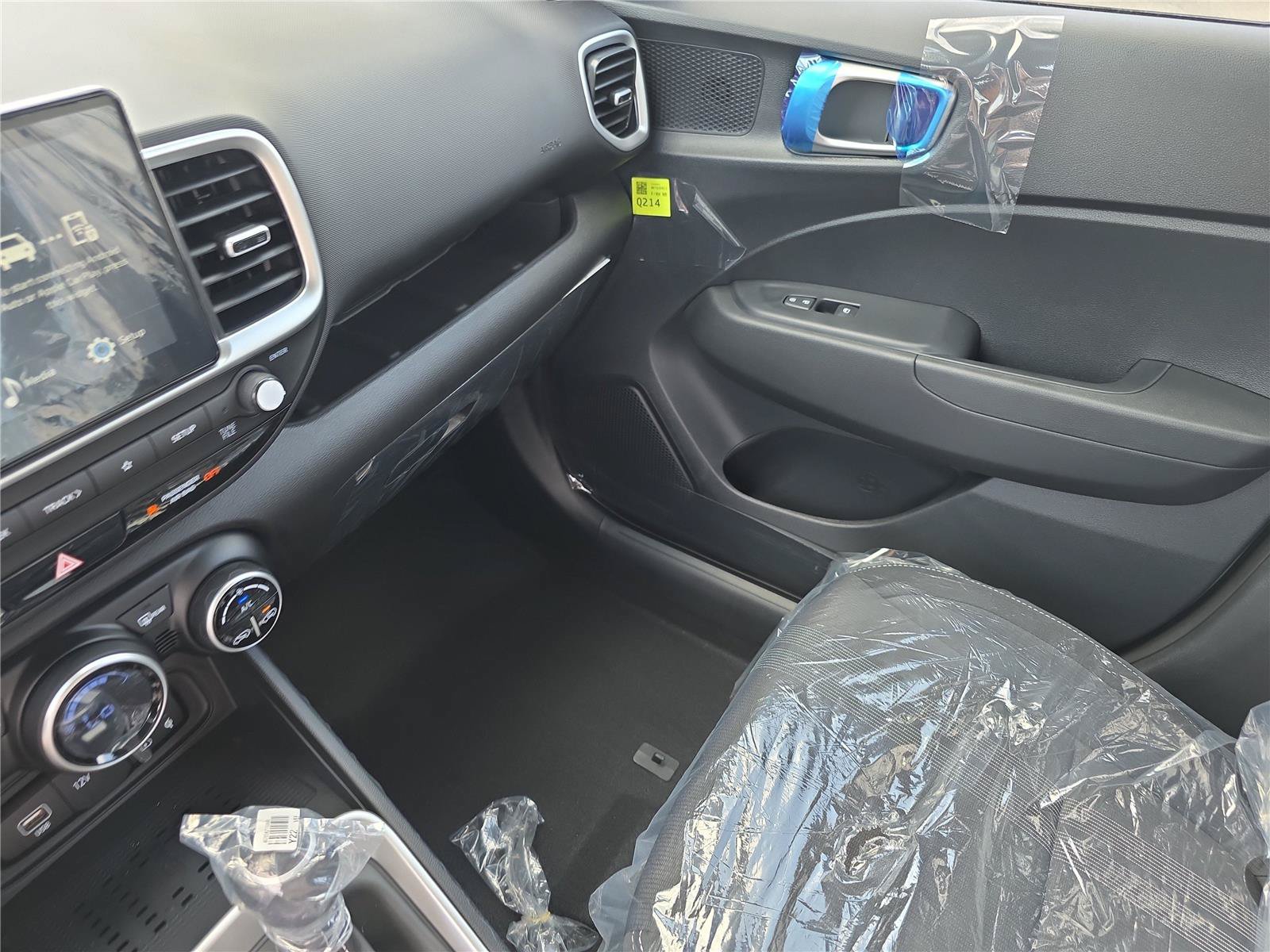New 2026 Hyundai Venue SEL FWD image 17
