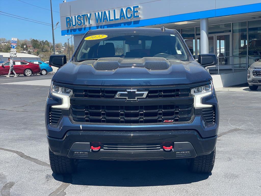 Used 2022 Chevrolet Silverado 1500 LT Trail Boss w/ LPO, Dark Essentials Package image 2