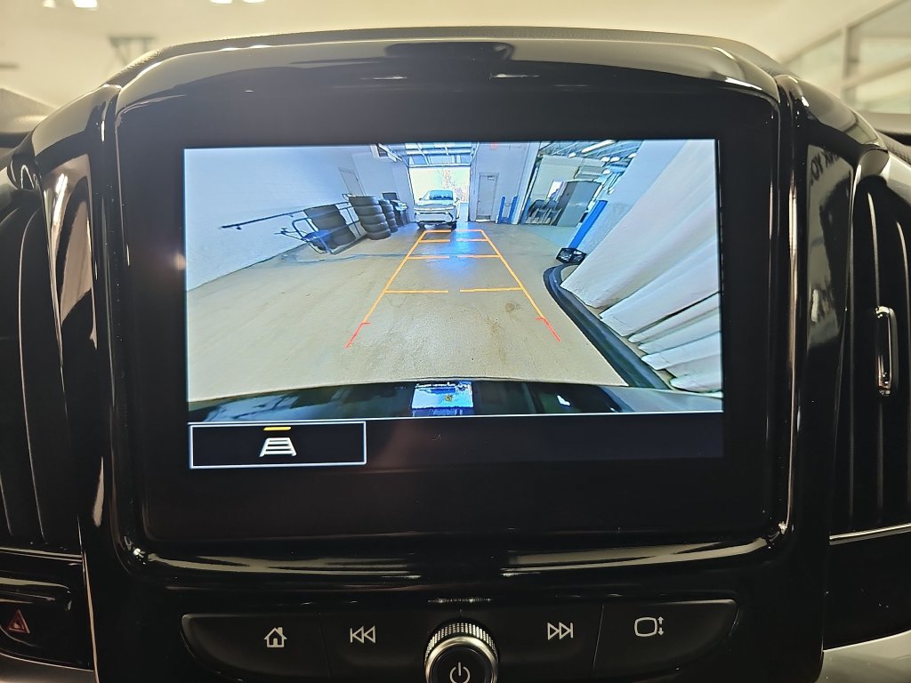 Used 2023 Chevrolet Traverse LT FWD image 30