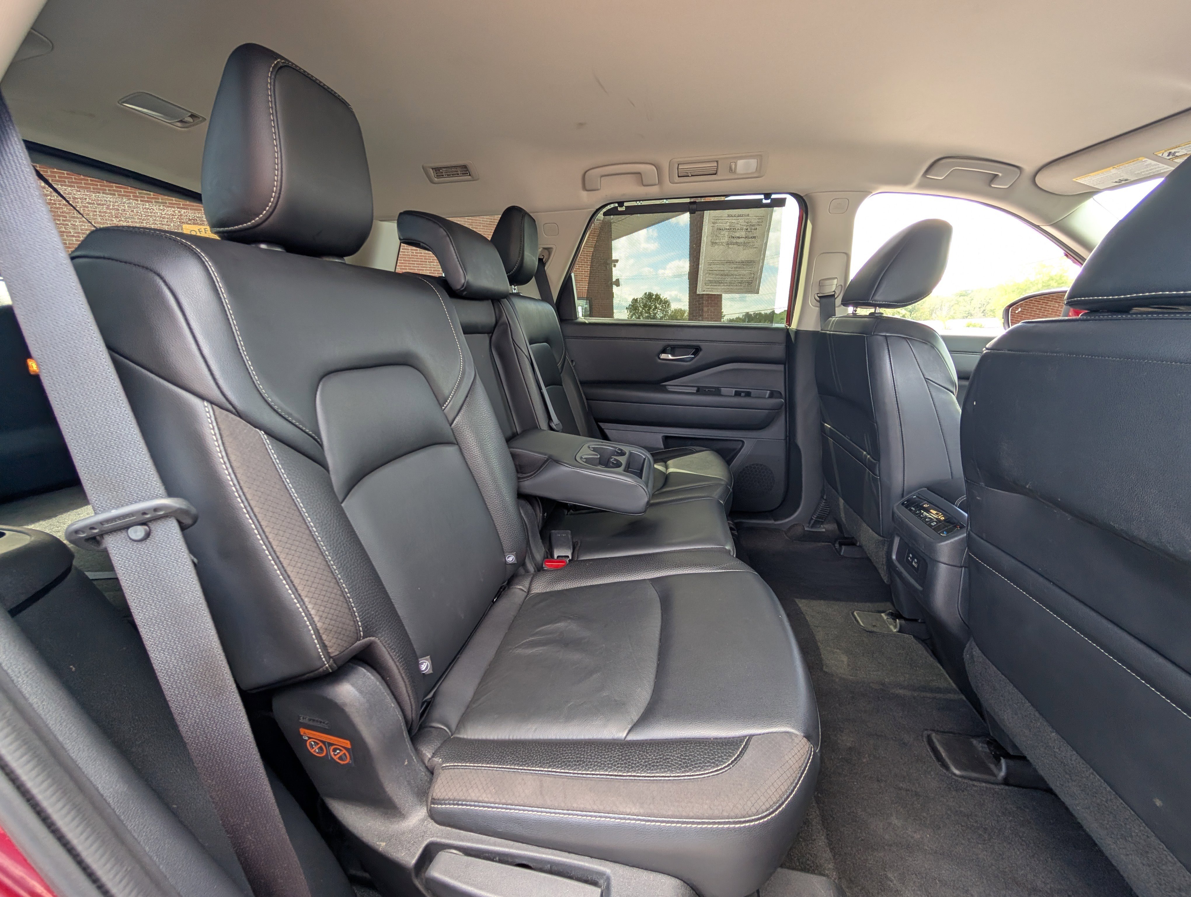 Used 2022 Nissan Pathfinder SL image 43