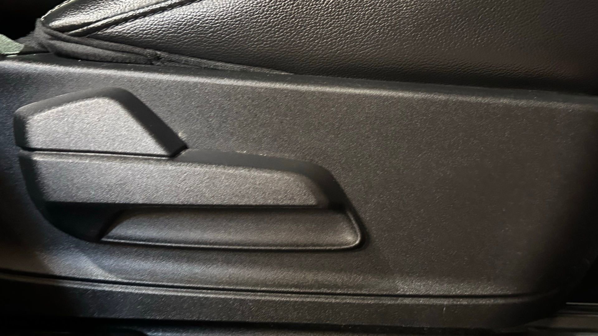 Used 2020 Ford Explorer Limited AWD/4WD image 77