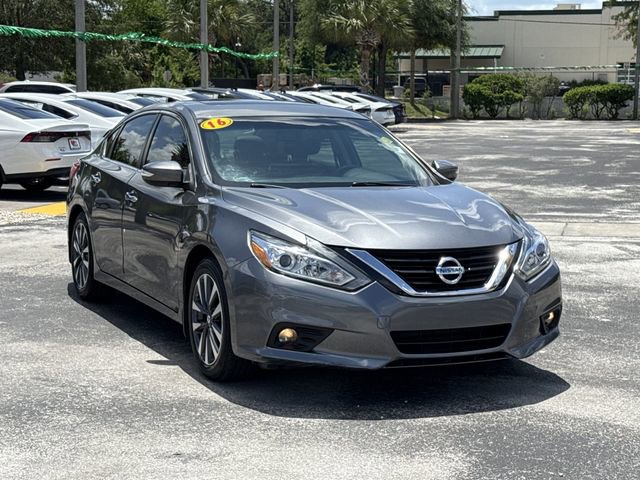 Used 2016 Nissan Altima 2.5 SL w/ 2.5 Technology Package FWD image 3