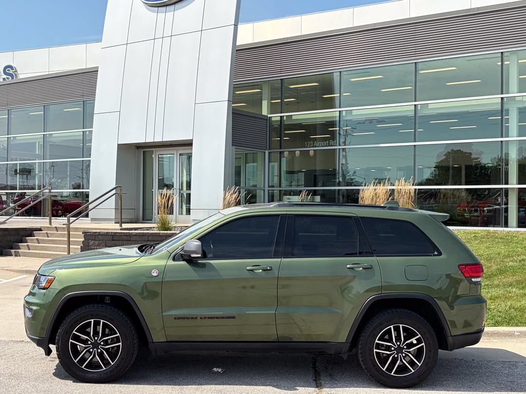 Used 2021 Jeep Grand Cherokee Trailhawk AWD/4WD image 3