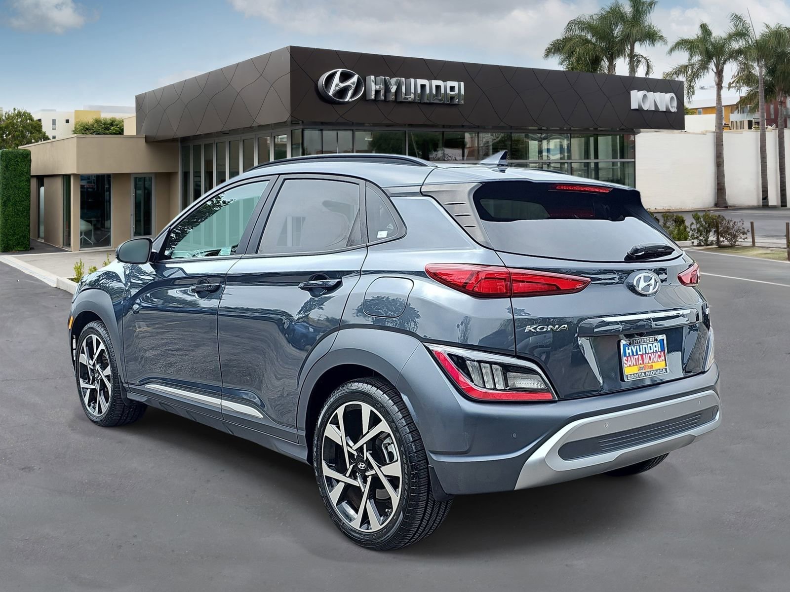 Used 2022 Hyundai Kona Limited FWD image 5