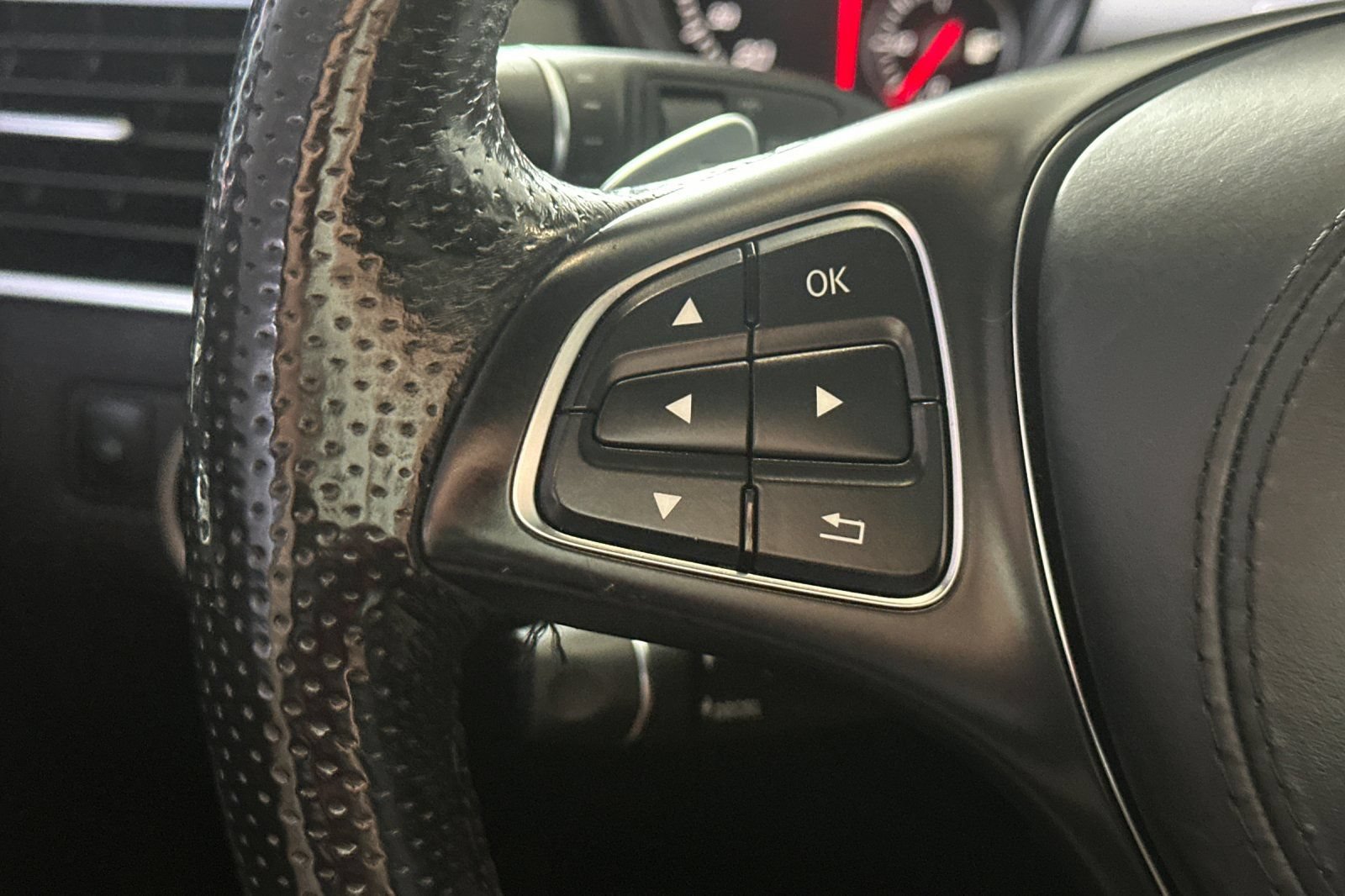 Used 2017 Mercedes-Benz GLS 450 4MATIC image 28