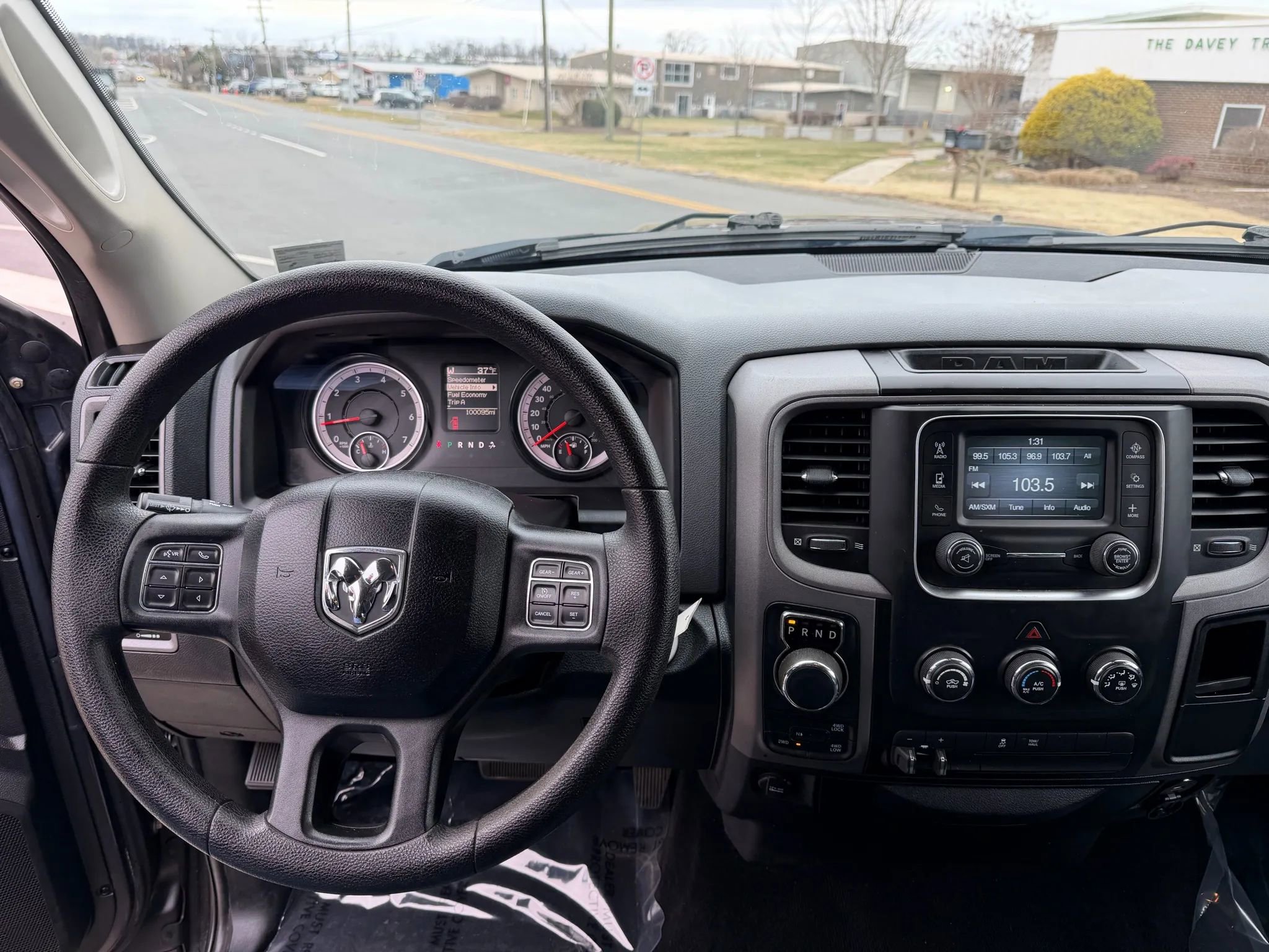 Used 2017 RAM 1500 Express image 18