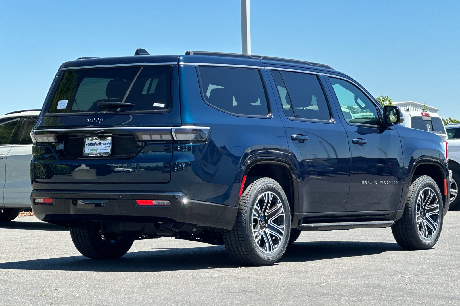 New 2026 Jeep Grand Wagoneer 4WD image 4
