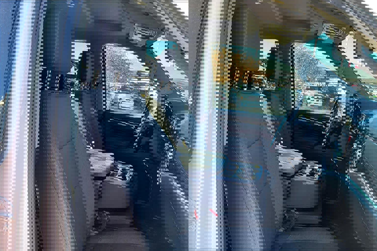 Used 2025 GMC Sierra 2500 SLE image 10