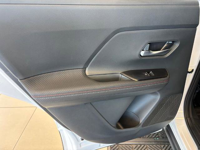 Certified 2025 Nissan Kicks SR FWD image 25