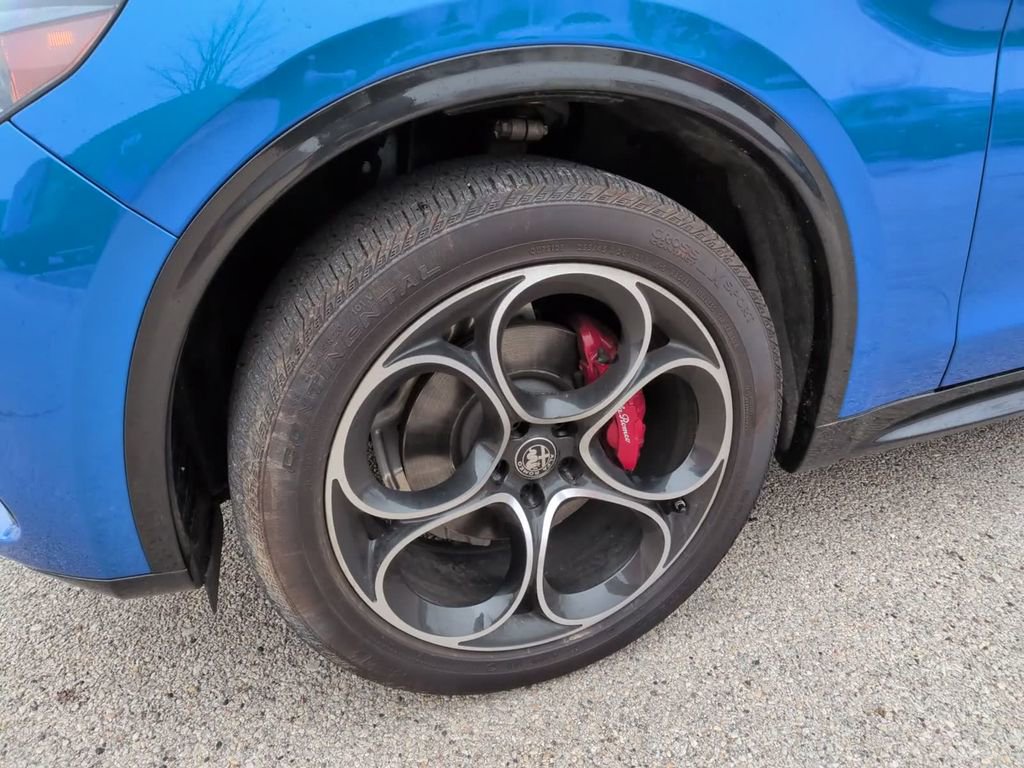 Used 2024 Alfa Romeo Stelvio Veloce image 17