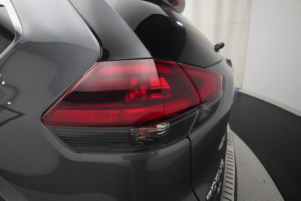 Used 2019 Nissan Rogue SV image 33