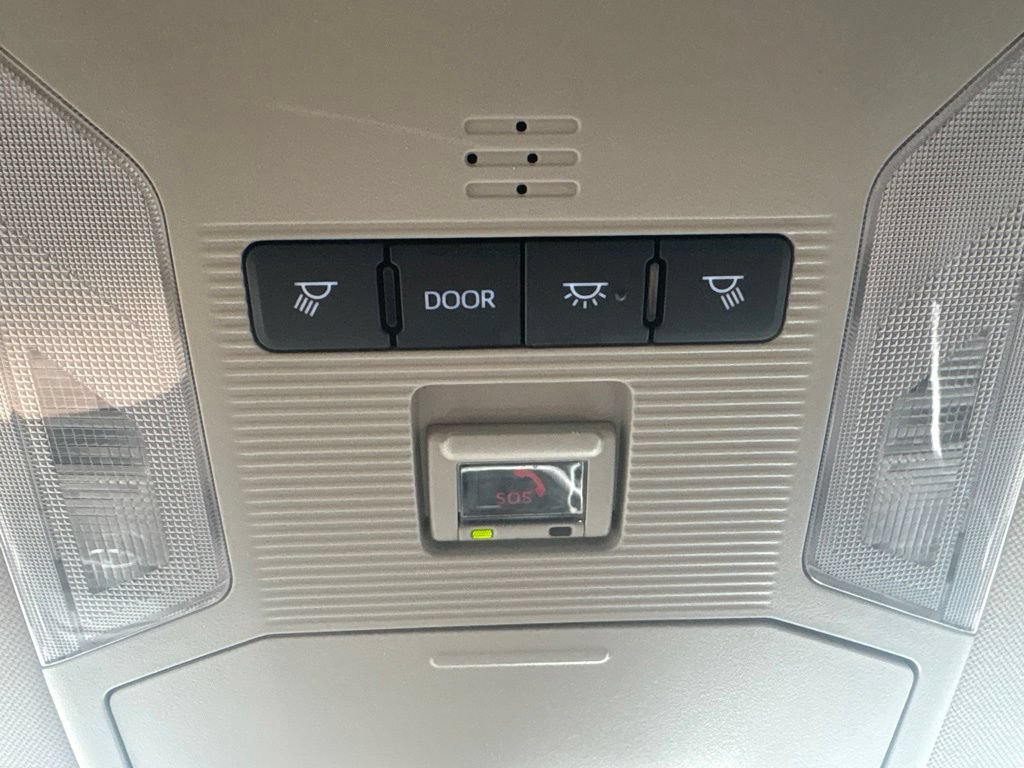 Used 2022 Toyota RAV4 LE w/ Carpet Mat Package (TMS) AWD/4WD image 20
