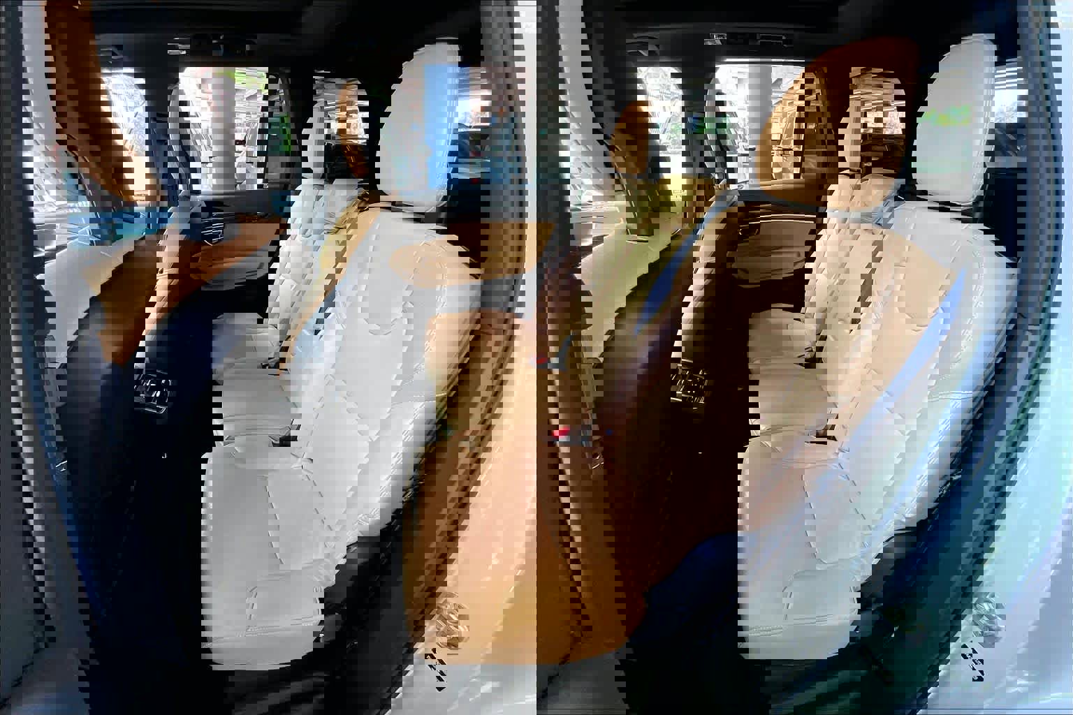 Used 2018 Volvo XC90 T6 Momentum w/ Convenience Package AWD/4WD image 19