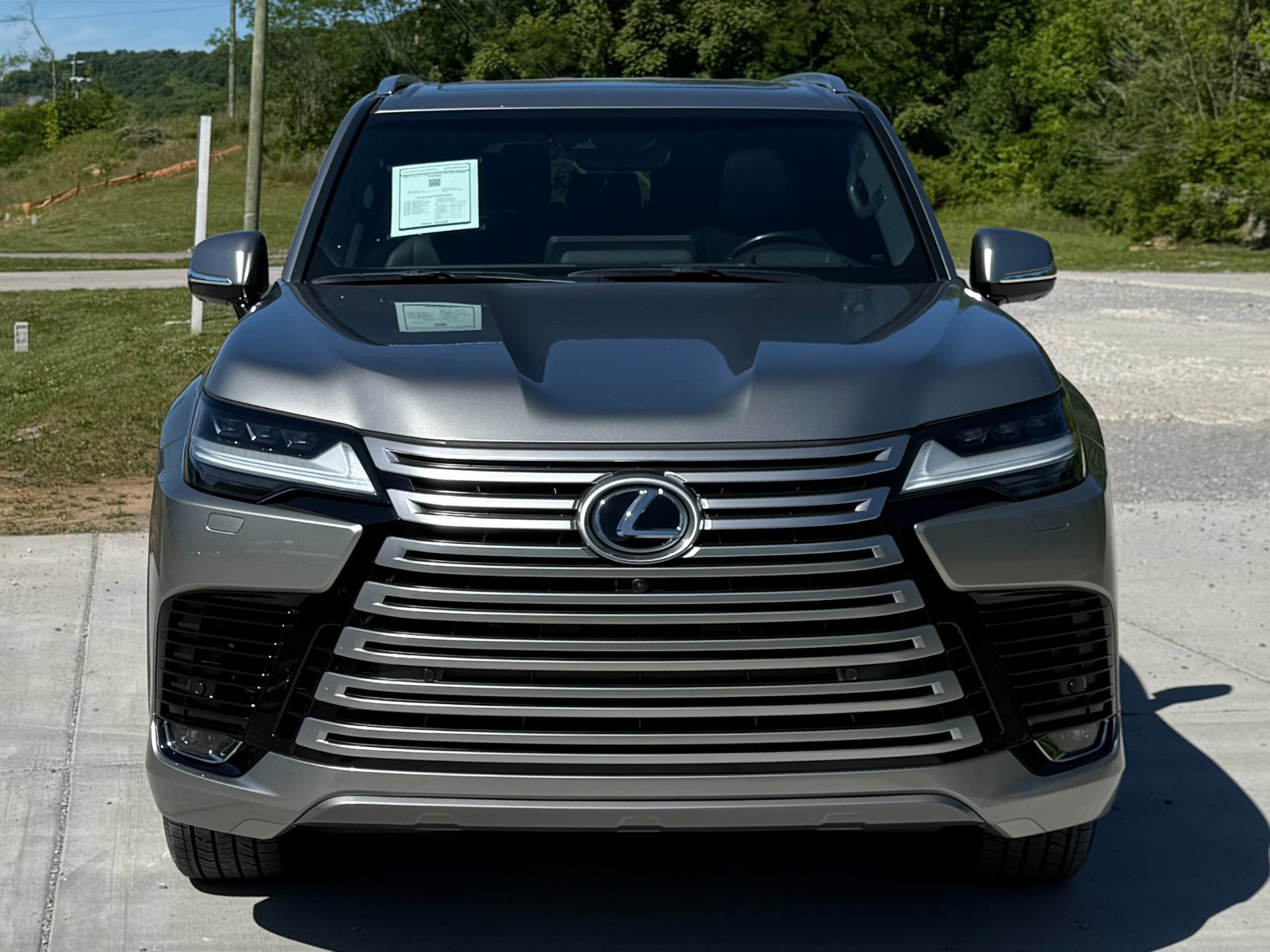 Used 2023 Lexus LX 600 4WD w/ Luxury Package image 5