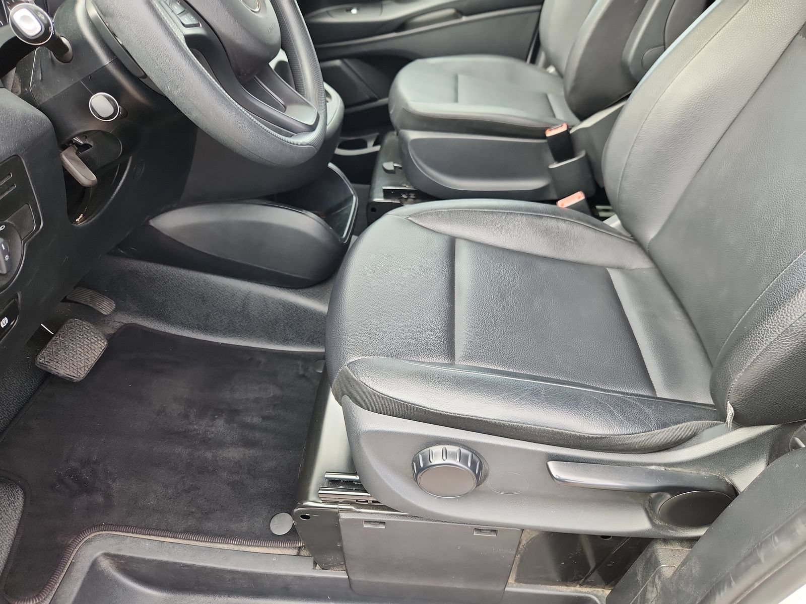 Used 2023 Mercedes-Benz Metris Passenger image 10