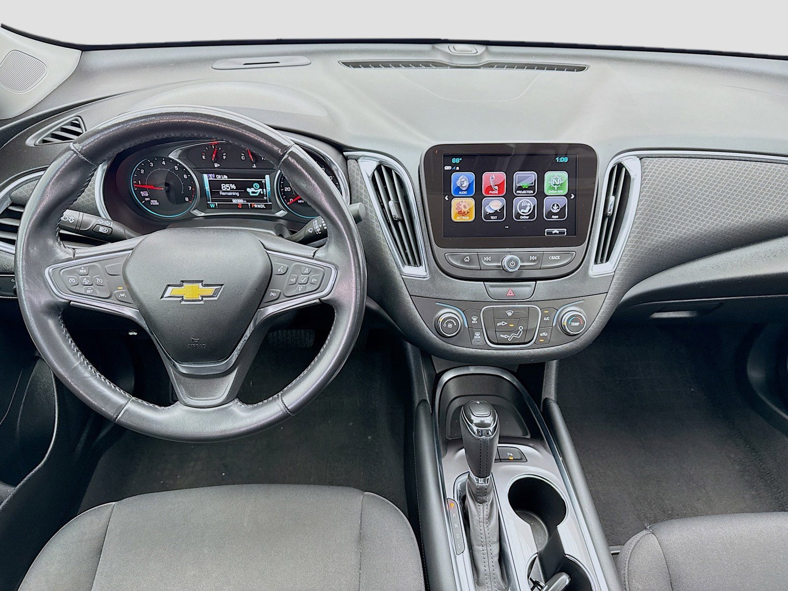 Used 2018 Chevrolet Malibu LT w/ Driver Confidence Package FWD image 14