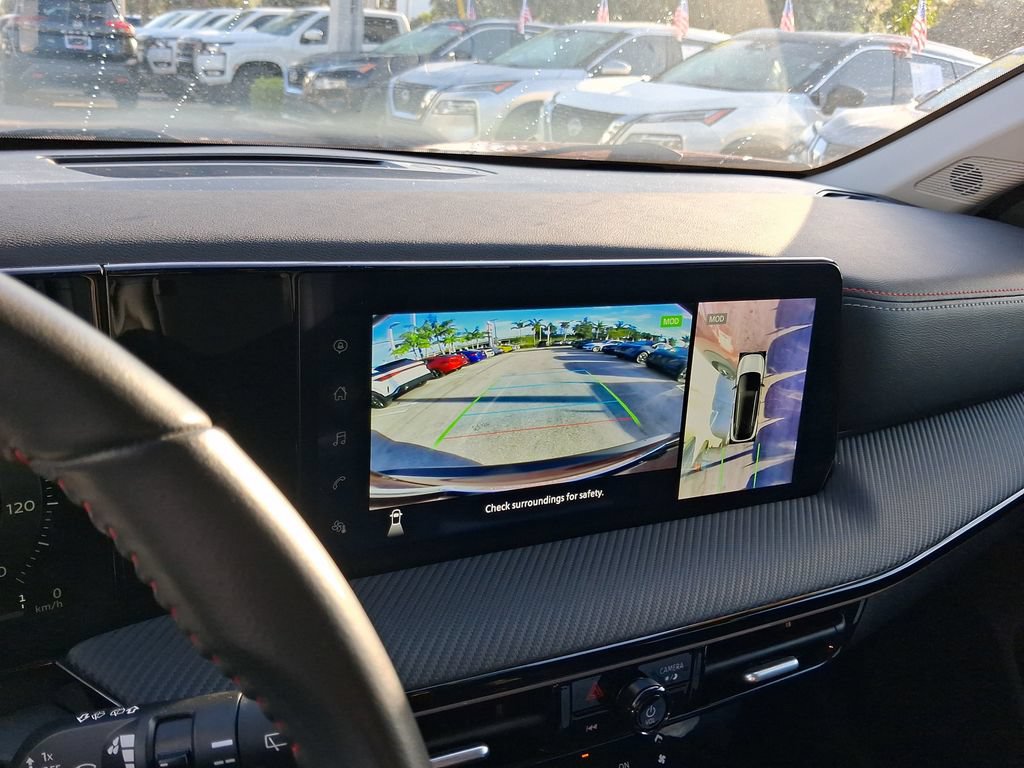 Certified 2025 Nissan Kicks SR FWD image 23