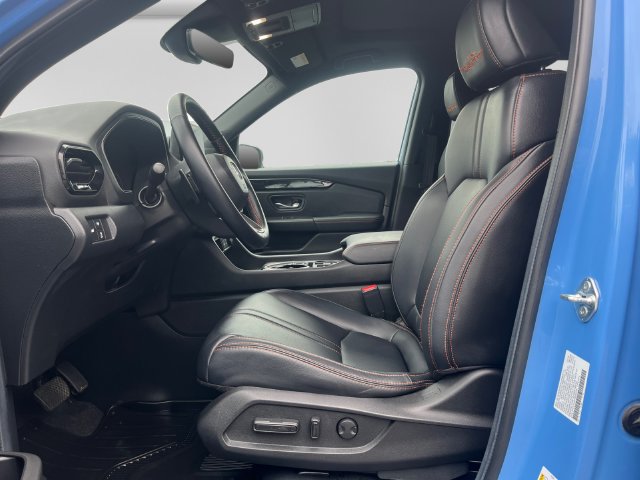 Used 2024 Honda Pilot TrailSport image 12