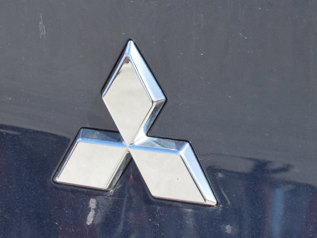 Used 2023 Mitsubishi Outlander SE image 13