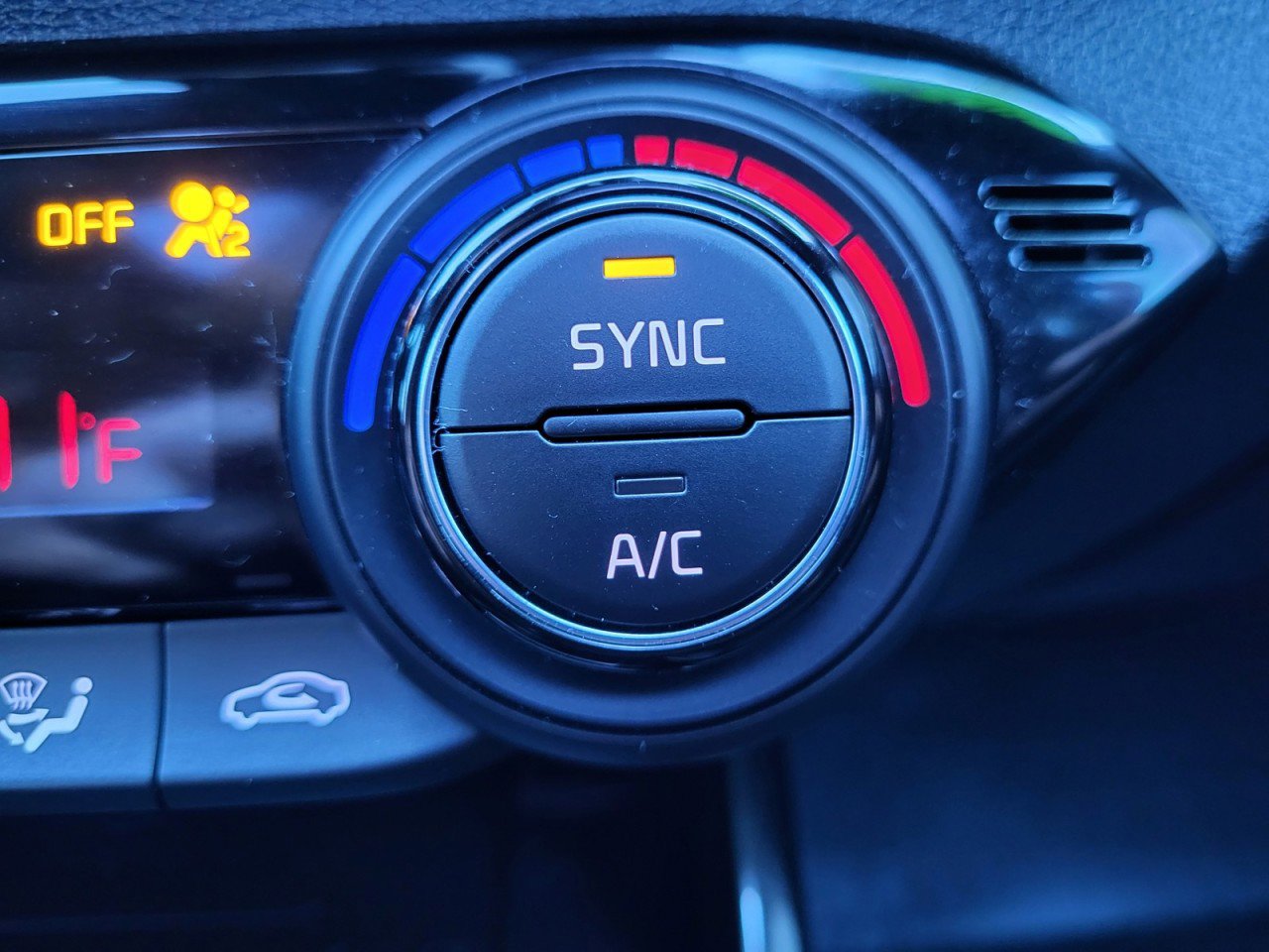 Used 2023 Kia Forte GT-Line w/ GT-Line Premium Package image 19