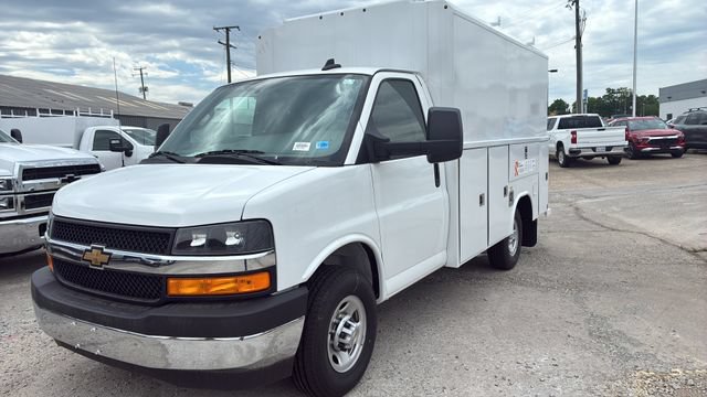 New 2025 Chevrolet Express 3500 w/ Power Convenience Package RWD image 4