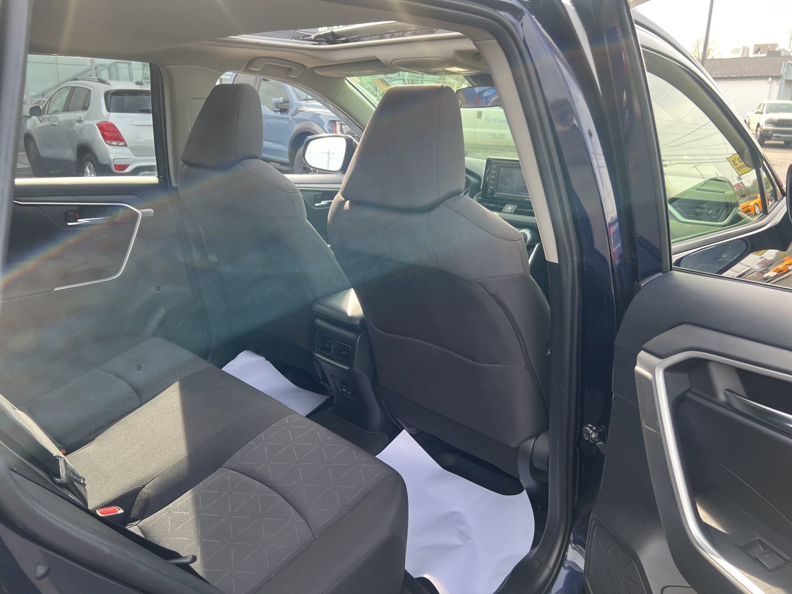 Used 2022 Toyota RAV4 XLE image 48