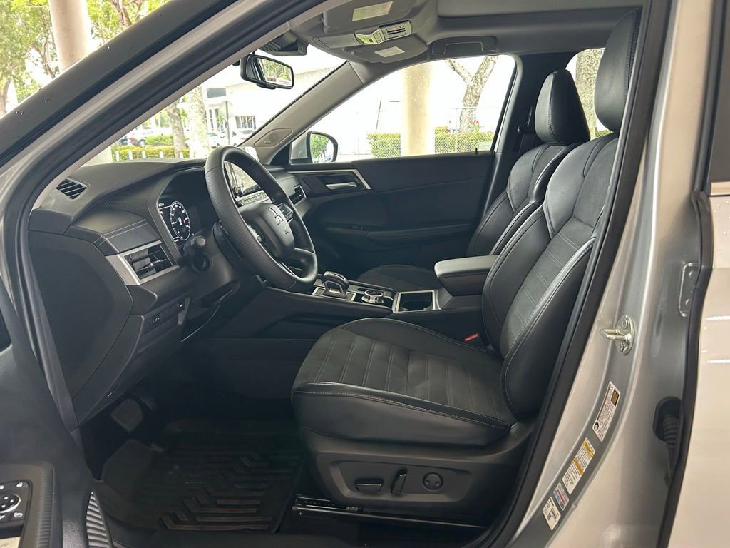 Used 2024 Mitsubishi Outlander SE FWD image 5
