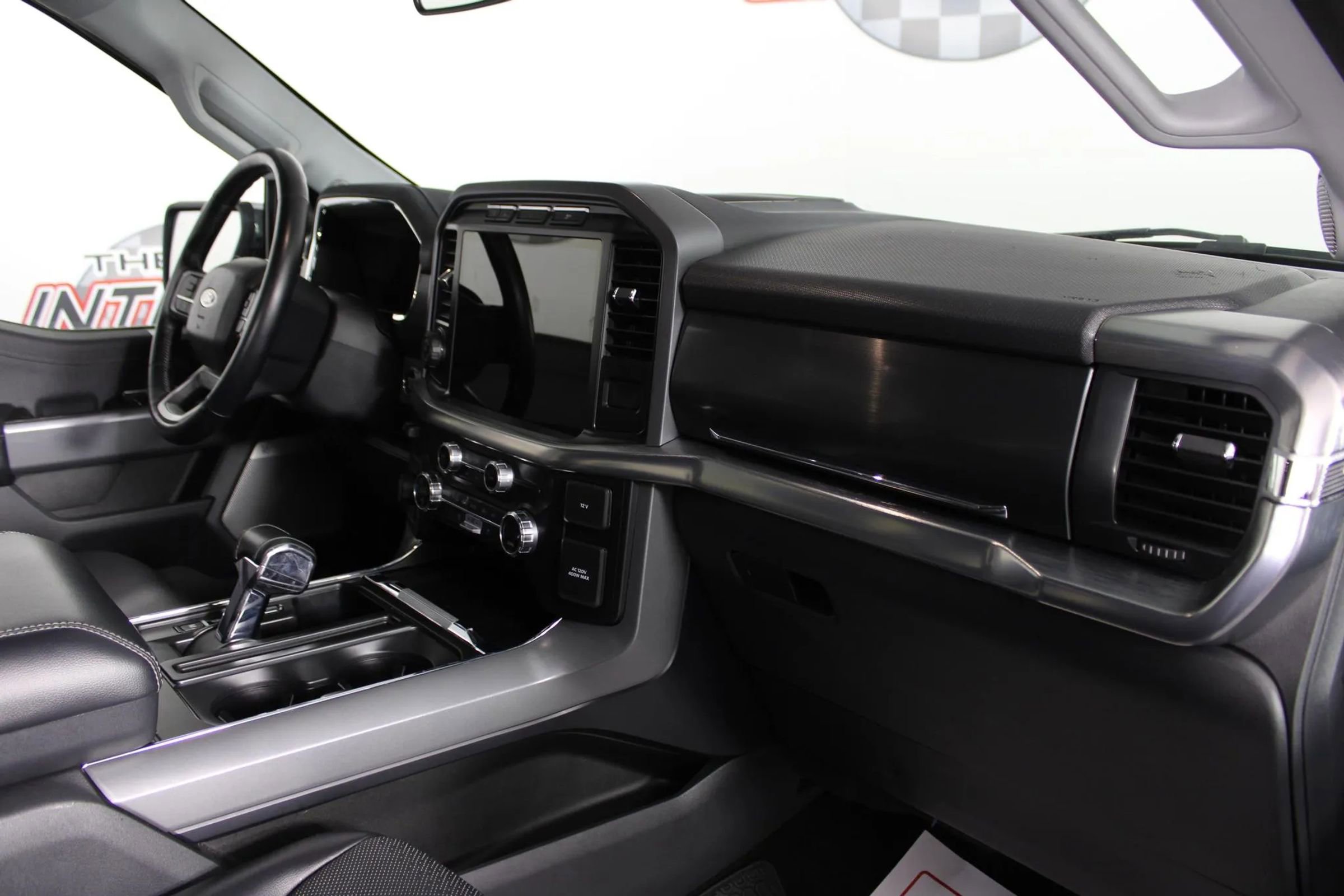 Used 2021 Ford F150 Lariat image 12