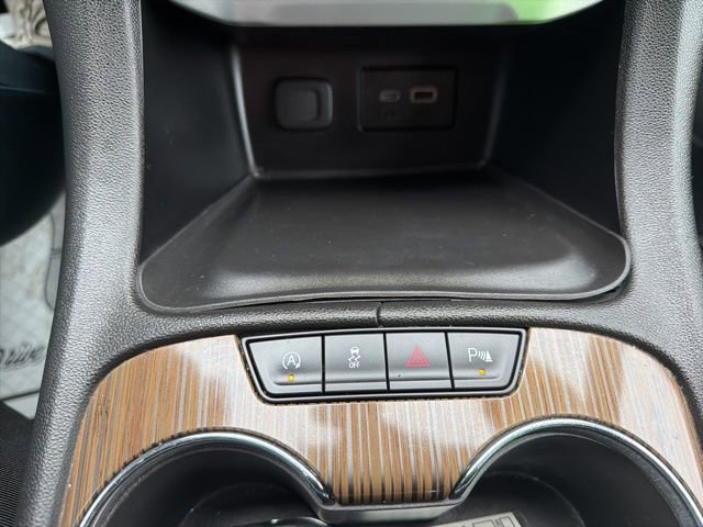 Used 2020 GMC Acadia SLE w/ Driver Convenience Package image 32