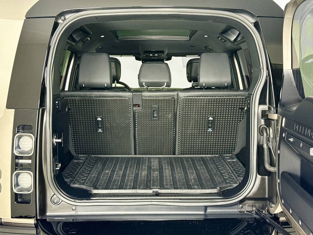 Used 2023 Land Rover Defender 110 V8 image 26