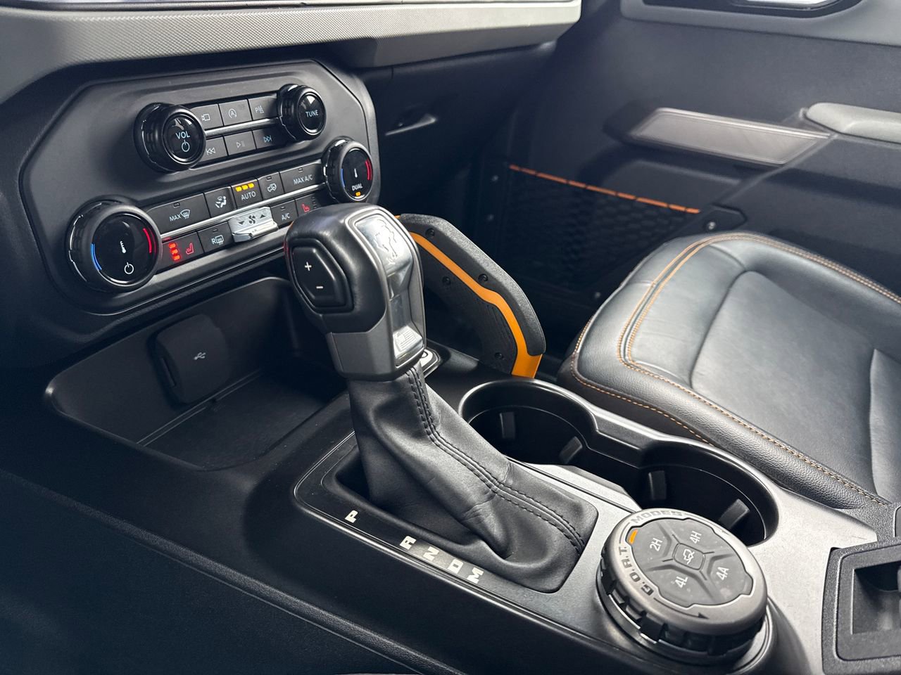 Used 2022 Ford Bronco Badlands image 25