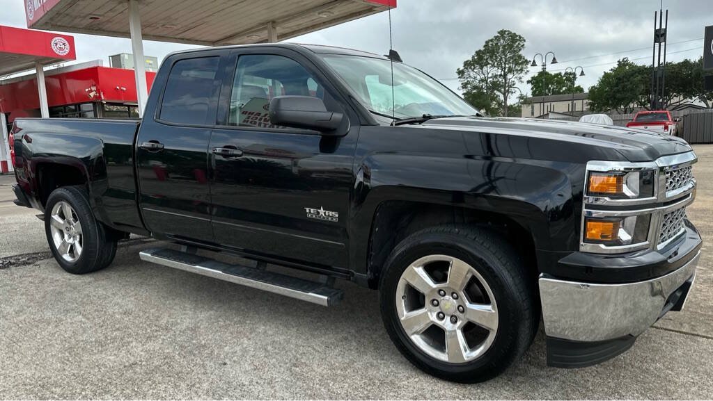 Used 2015 Chevrolet Silverado 1500 LT w/ Texas Edition, 1LT Trim RWD image 3
