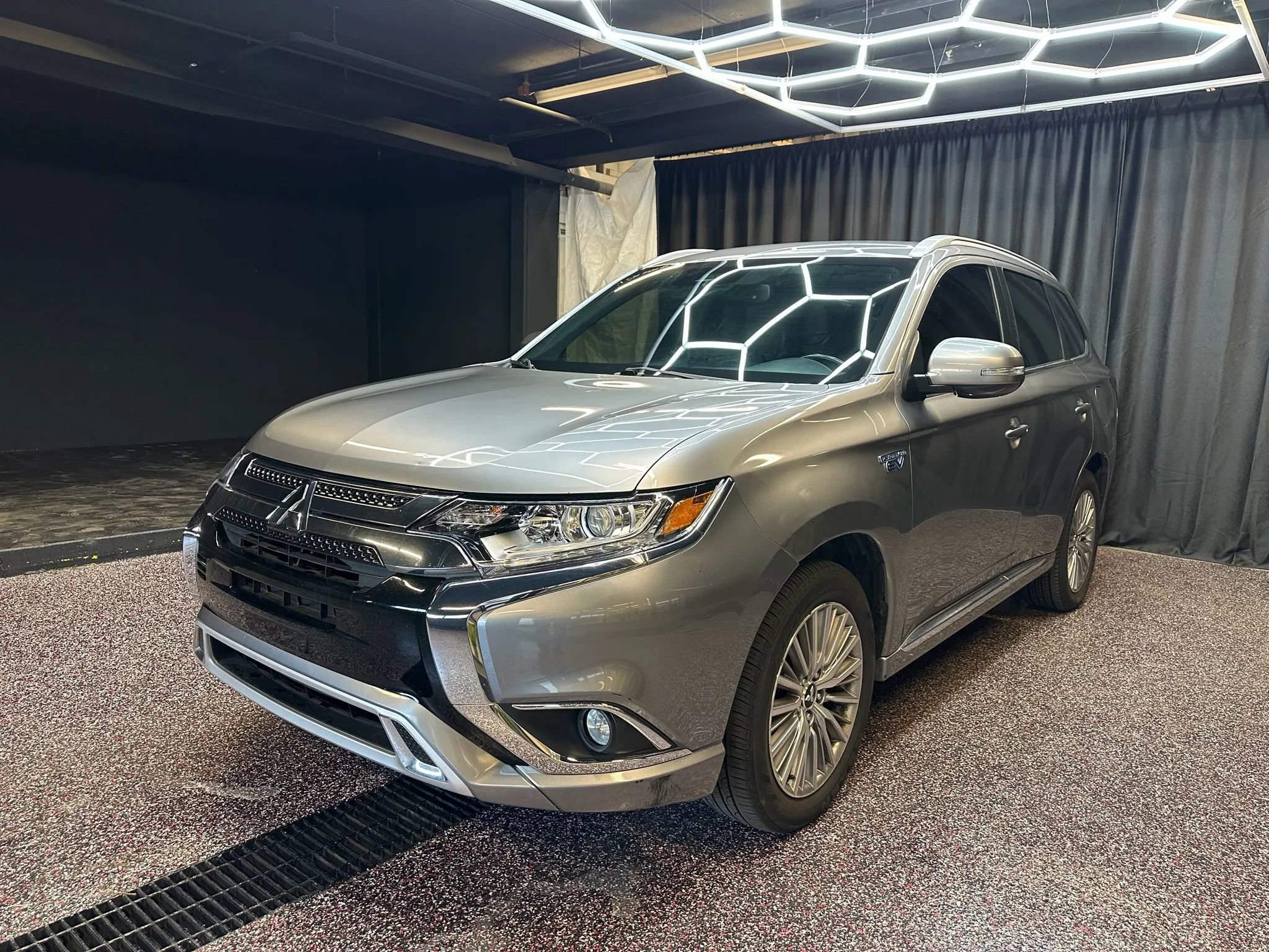 Used 2022 Mitsubishi Outlander SEL image 3