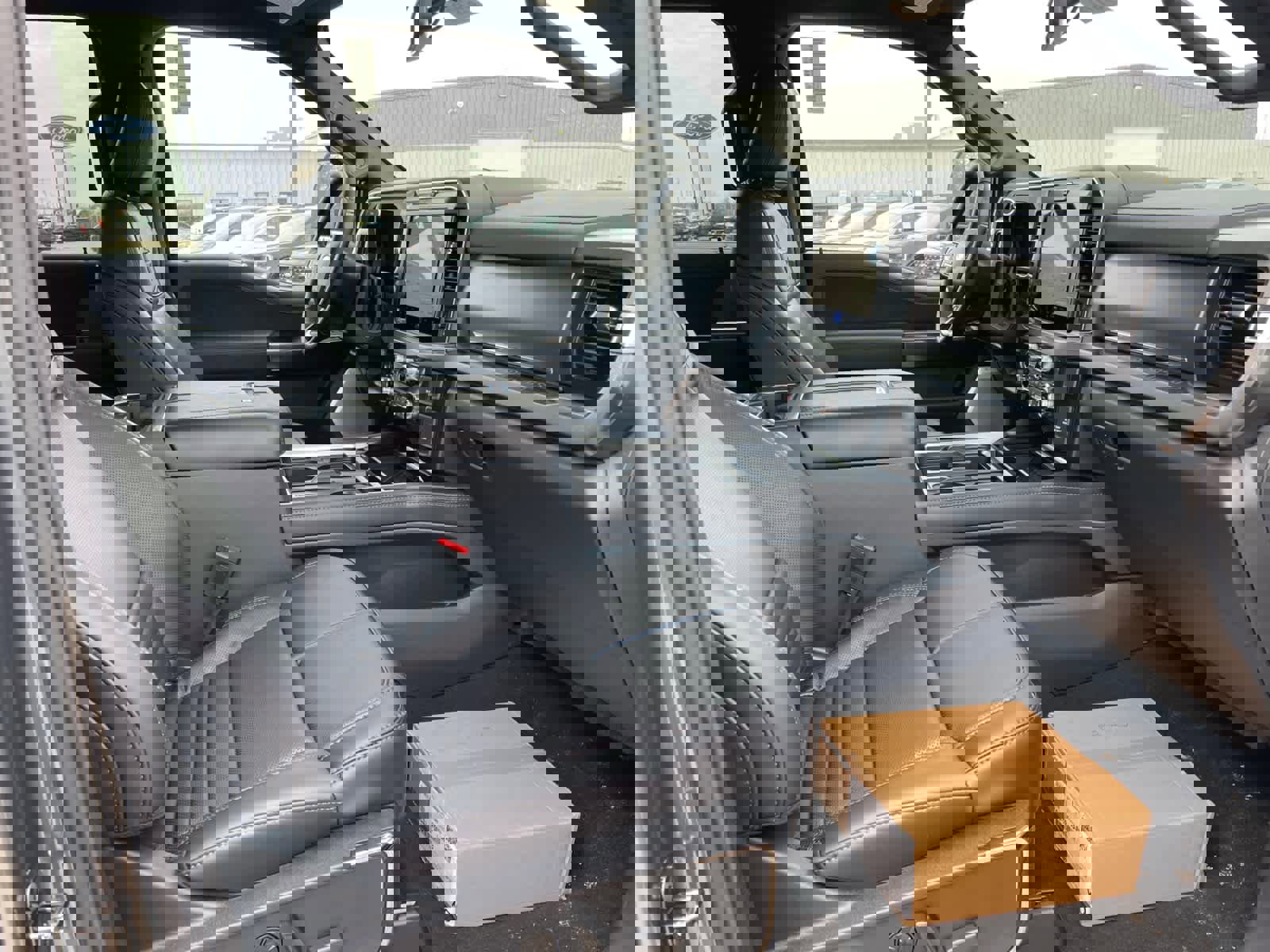 New 2026 Ford F250 Platinum w/ Tremor Off-Road Package AWD/4WD image 17